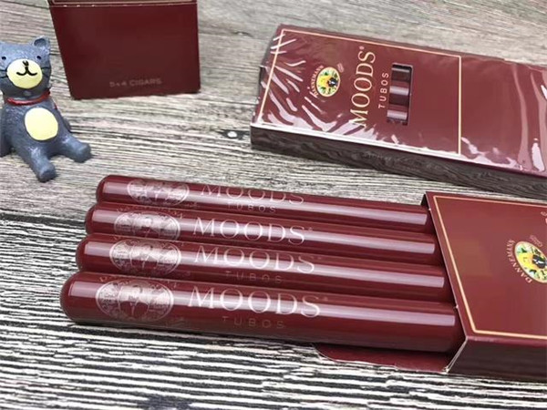 丹納曼茉絲紅筒圖片